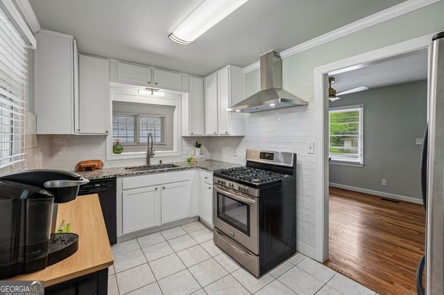 2120 Meadowbrook Lane SE, Marietta, GA 30067