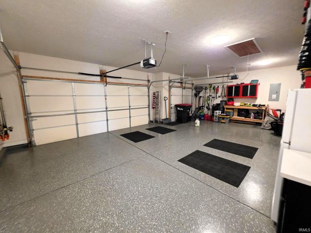 379 Haddington Lane, Lafayette, IN 47905