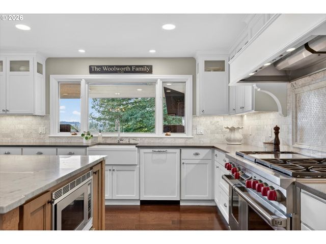 1414 COUNTRY COMMONS, Lake Oswego, OR 97034