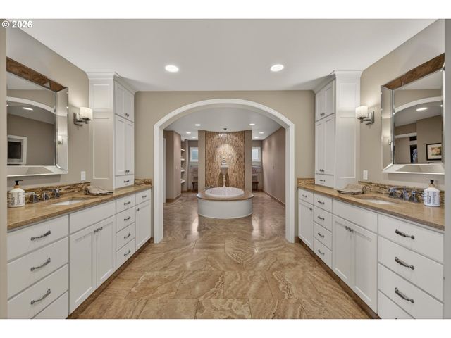 1414 COUNTRY COMMONS, Lake Oswego, OR 97034