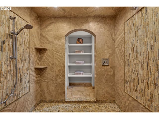 1414 COUNTRY COMMONS, Lake Oswego, OR 97034