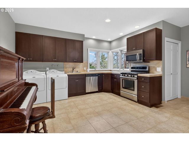 1414 COUNTRY COMMONS, Lake Oswego, OR 97034