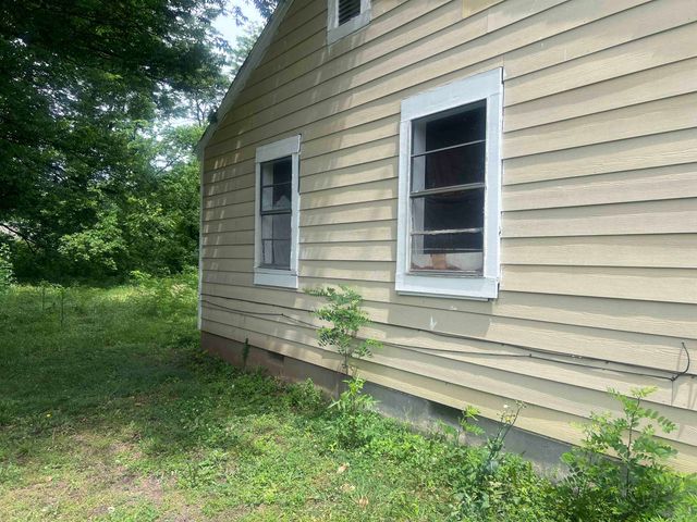 572 BURLINGTON CIR, Memphis, TN 38127
