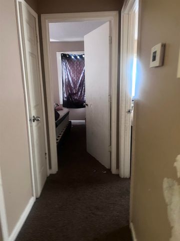 572 BURLINGTON CIR, Memphis, TN 38127