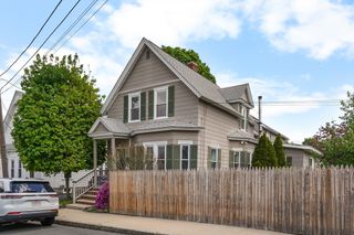 122 S Walker St, Lowell, MA 01851