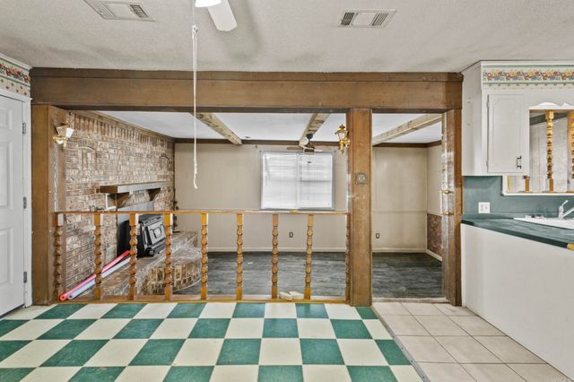 212 Chrisp Avenue, Searcy, AR 72143