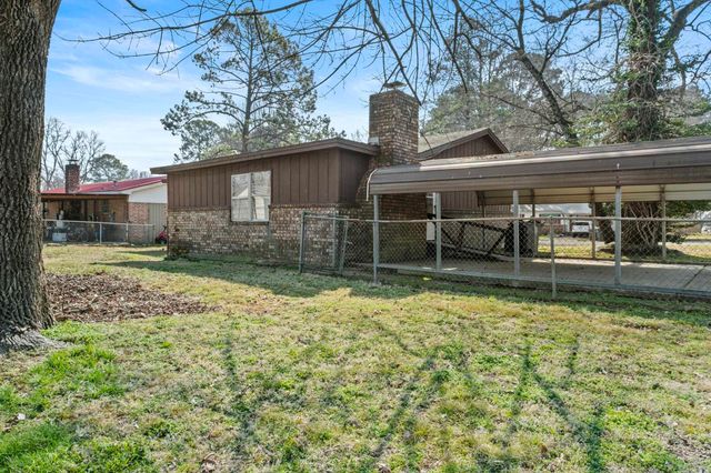 212 Chrisp Avenue, Searcy, AR 72143