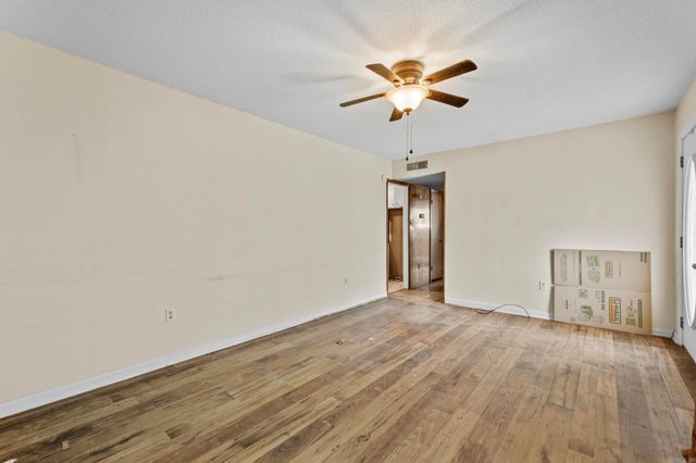 212 Chrisp Avenue, Searcy, AR 72143