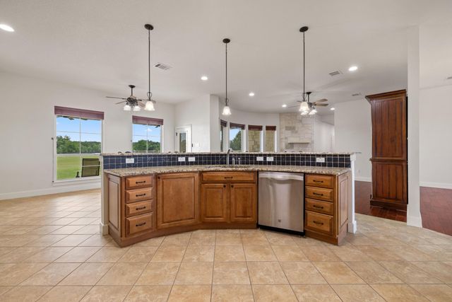 687 Silver Creek DR, Leander, TX 78641