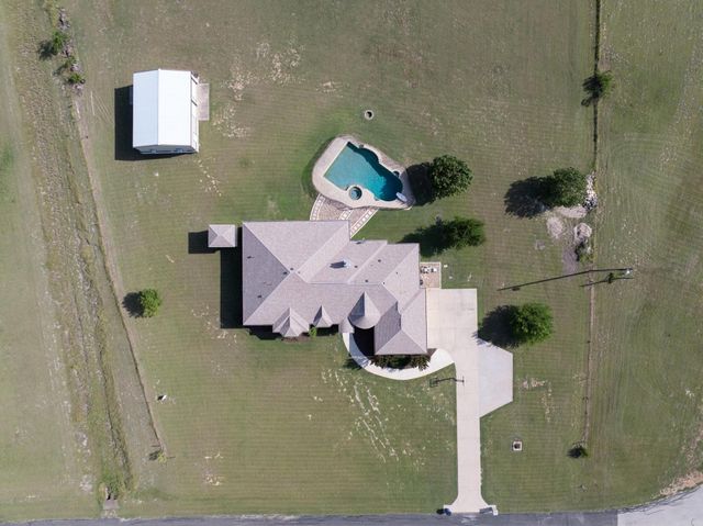 687 Silver Creek DR, Leander, TX 78641