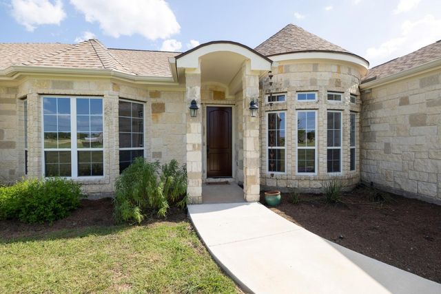 687 Silver Creek DR, Leander, TX 78641