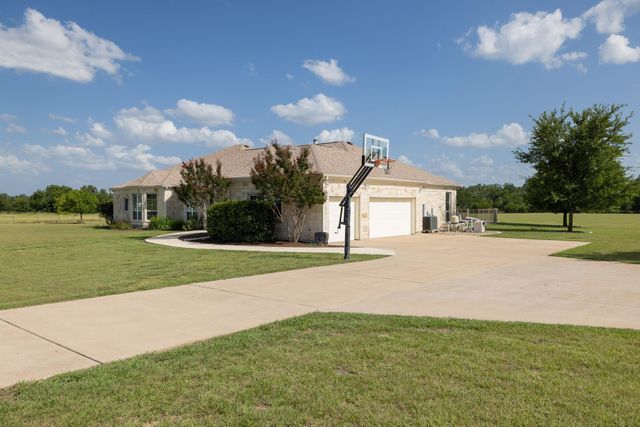 687 Silver Creek DR, Leander, TX 78641