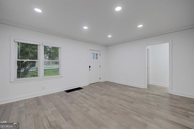 593 Lynnhaven Drive SW, Atlanta, GA 30310