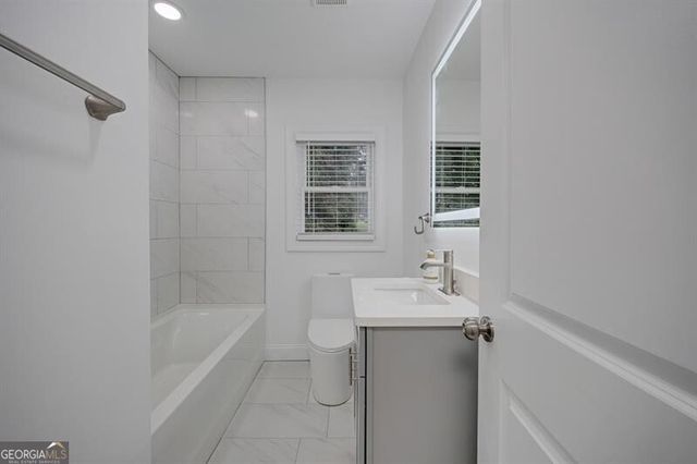 593 Lynnhaven Drive SW, Atlanta, GA 30310