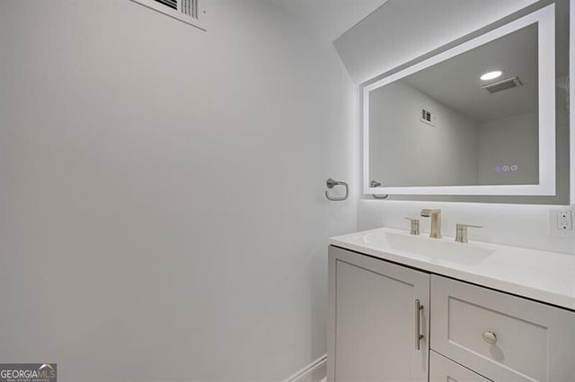 593 Lynnhaven Drive SW, Atlanta, GA 30310