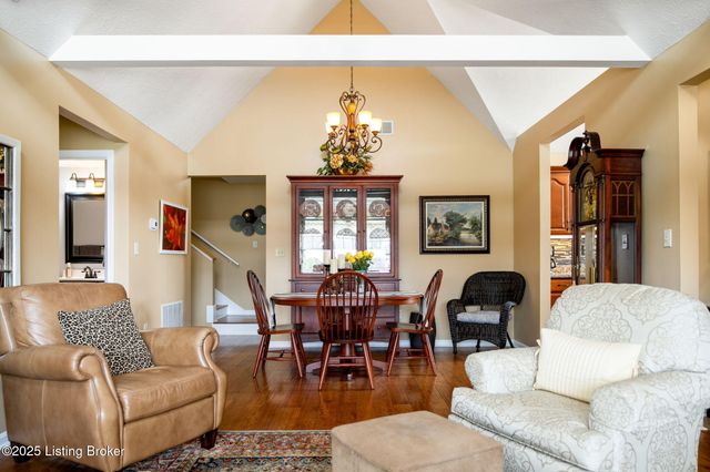 4416 Southbridge Ct, Louisville, KY 40272