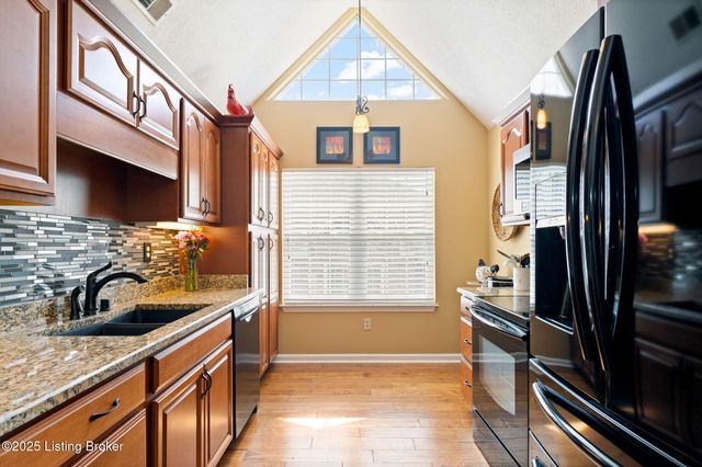 4416 Southbridge Ct, Louisville, KY 40272