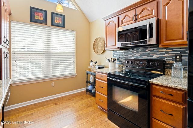 4416 Southbridge Ct, Louisville, KY 40272