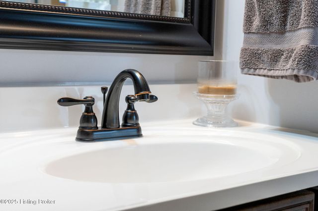 4416 Southbridge Ct, Louisville, KY 40272