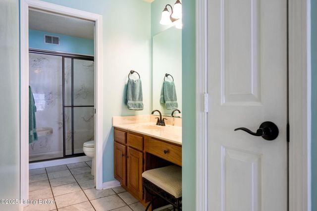 4416 Southbridge Ct, Louisville, KY 40272