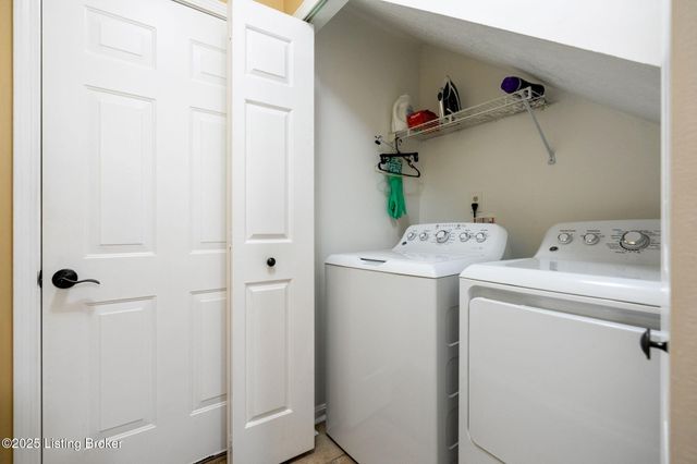 4416 Southbridge Ct, Louisville, KY 40272