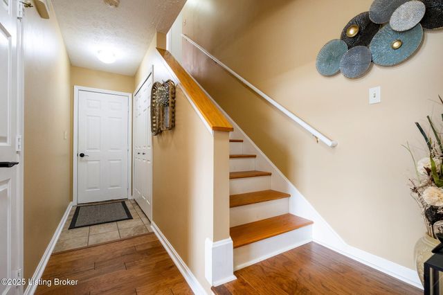 4416 Southbridge Ct, Louisville, KY 40272