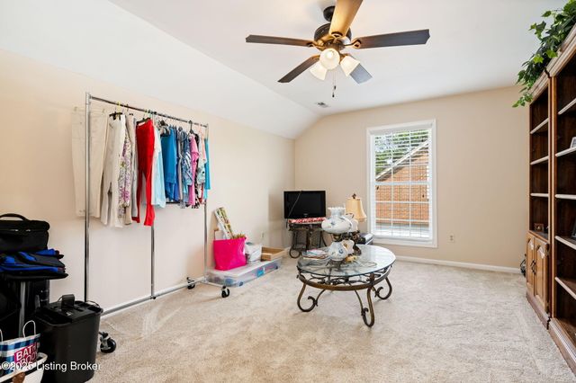 4416 Southbridge Ct, Louisville, KY 40272