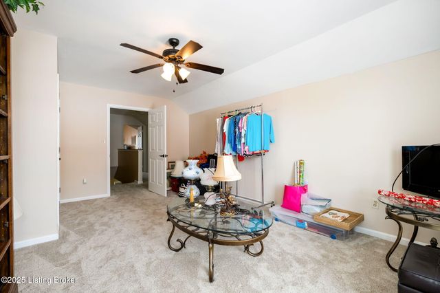 4416 Southbridge Ct, Louisville, KY 40272