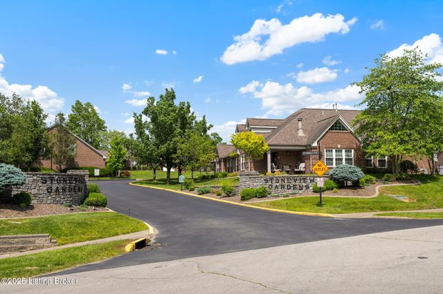 4416 Southbridge Ct, Louisville, KY 40272