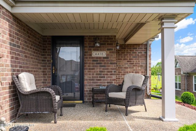4416 Southbridge Ct, Louisville, KY 40272
