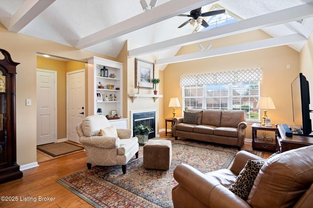 4416 Southbridge Ct, Louisville, KY 40272