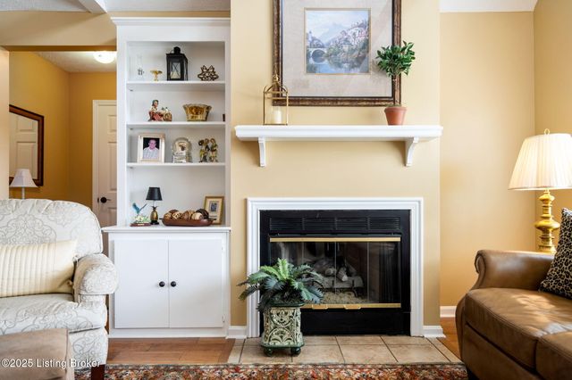 4416 Southbridge Ct, Louisville, KY 40272