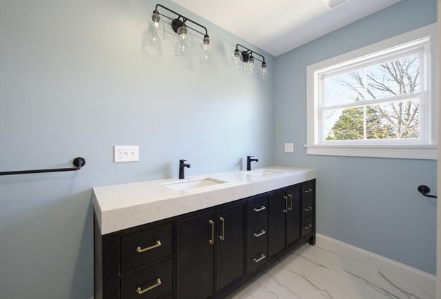 723 Wilbur Ave, Swansea, MA 02777