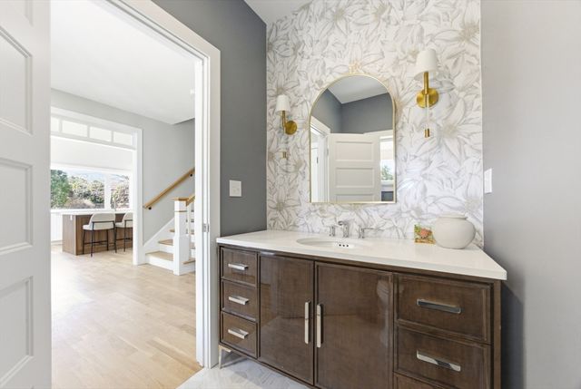 723 Wilbur Ave, Swansea, MA 02777