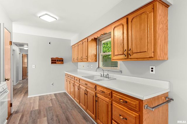 2511 S Daycor Divide, Peoria, IL 61607