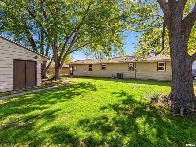 2511 S Daycor Divide, Peoria, IL 61607