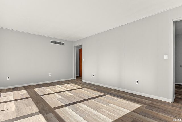 2511 S Daycor Divide, Peoria, IL 61607