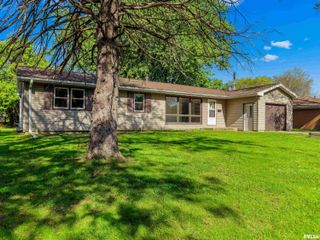 2511 S Daycor Divide, Peoria, IL 61607