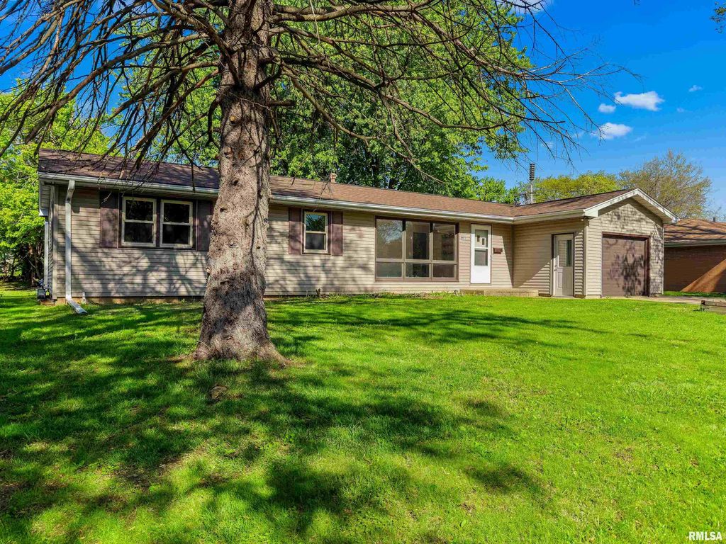 2511 S Daycor Divide, Peoria, IL 61607