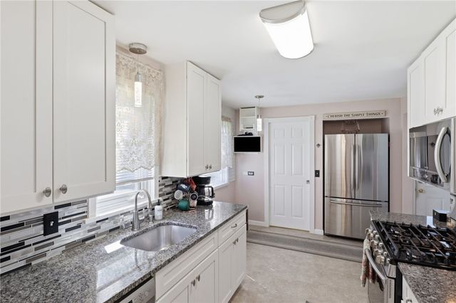 234 Ripplewood Drive, Greece, NY 14616
