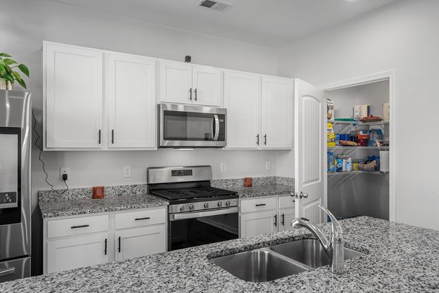 317 Redhead Ln, Lebanon, TN 37090