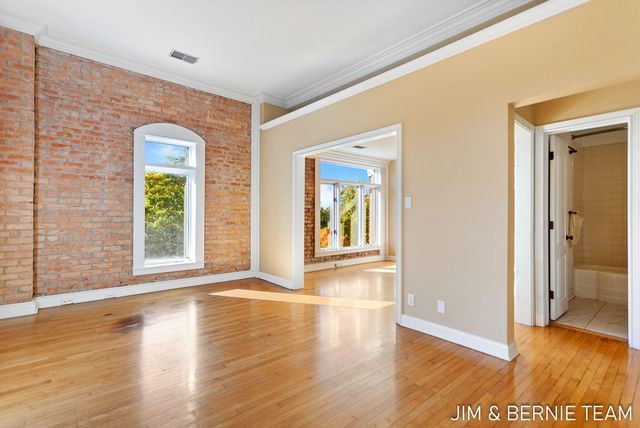 17 W 10th Street 420, Holland City, MI 49423