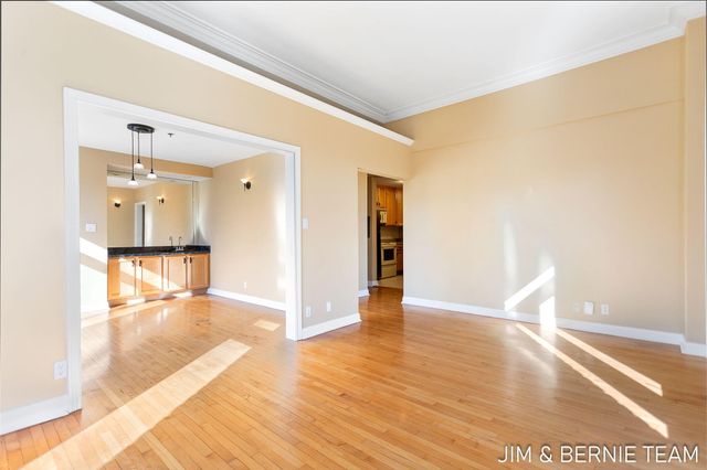 17 W 10th Street 420, Holland City, MI 49423