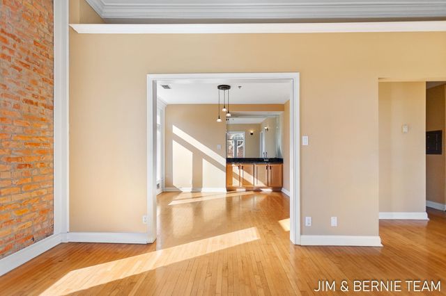 17 W 10th Street 420, Holland City, MI 49423