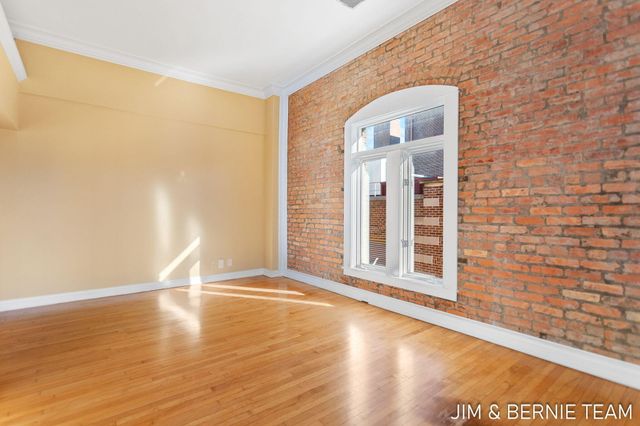 17 W 10th Street 420, Holland City, MI 49423