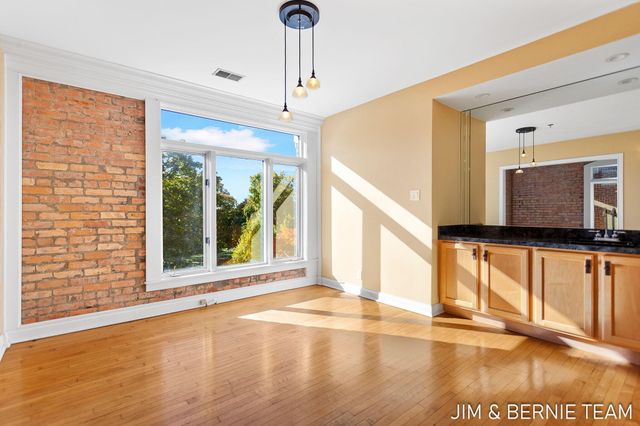 17 W 10th Street 420, Holland City, MI 49423