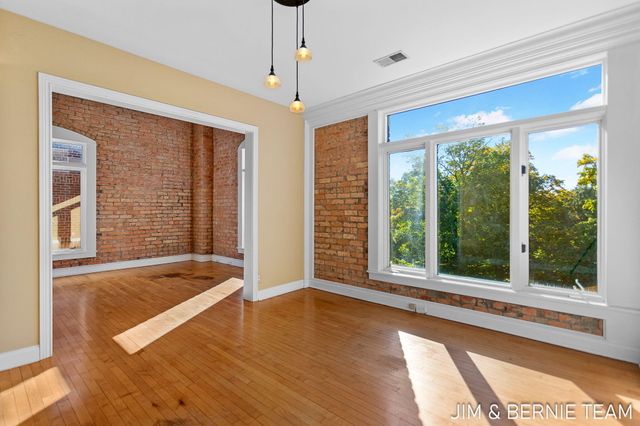 17 W 10th Street 420, Holland City, MI 49423