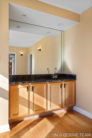 17 W 10th Street 420, Holland City, MI 49423