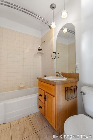 17 W 10th Street 420, Holland City, MI 49423