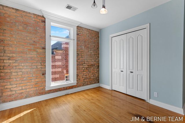 17 W 10th Street 420, Holland City, MI 49423